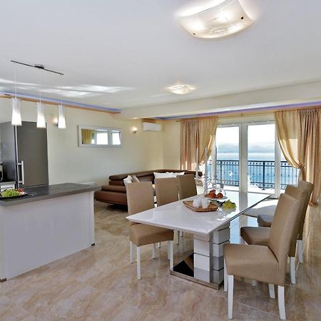 Villa Sun Palace with luxury 5 bedroom villa&amazing panoramic sea views Mimice Esterno foto