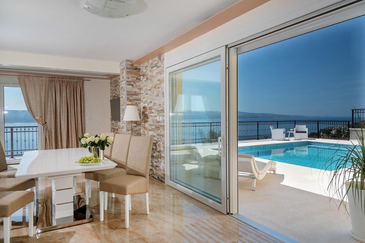 Villa Sun Palace with luxury 5 bedroom villa&amazing panoramic sea views Mimice Esterno foto