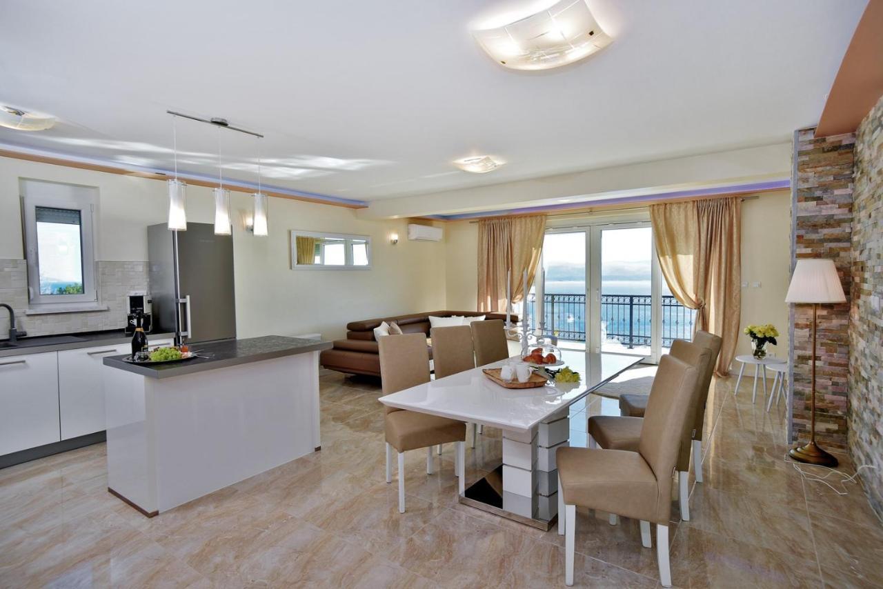Villa Sun Palace with luxury 5 bedroom villa&amazing panoramic sea views Mimice Esterno foto