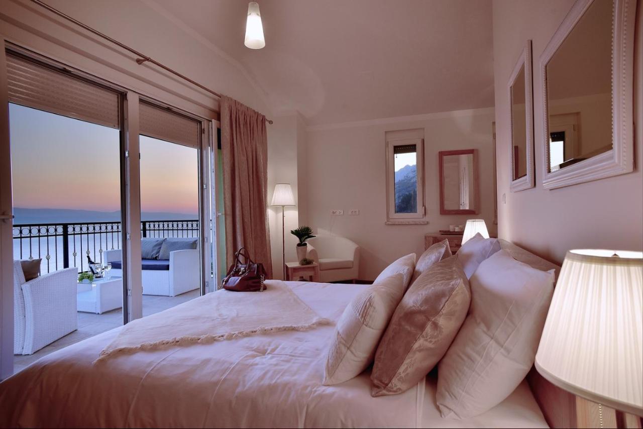 Villa Sun Palace with luxury 5 bedroom villa&amazing panoramic sea views Mimice Esterno foto